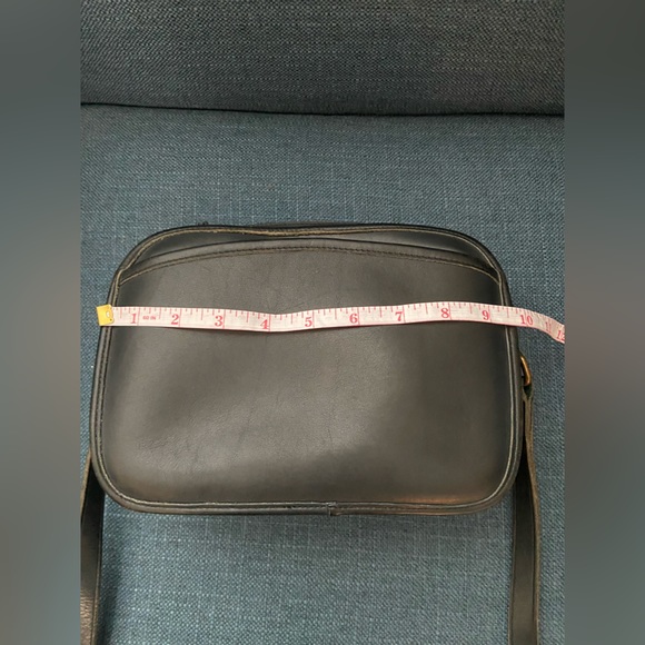 Vintage Coach Black Leather Crossbody Shoulder Handbag No. D4C-9931 - Picture 10 of 16